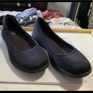 Sketchers slip- on SIZE:8